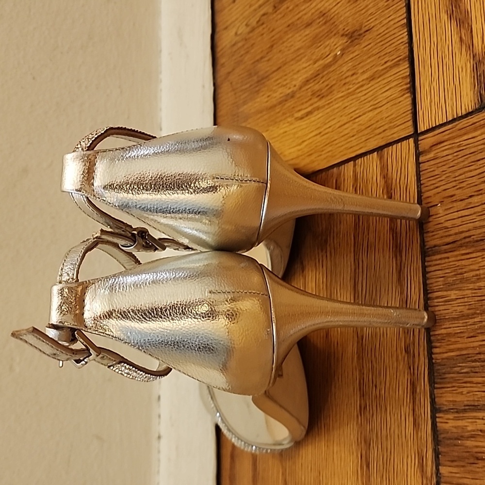 Preloved Silver Rhinestone heels - Picture 4 of 9